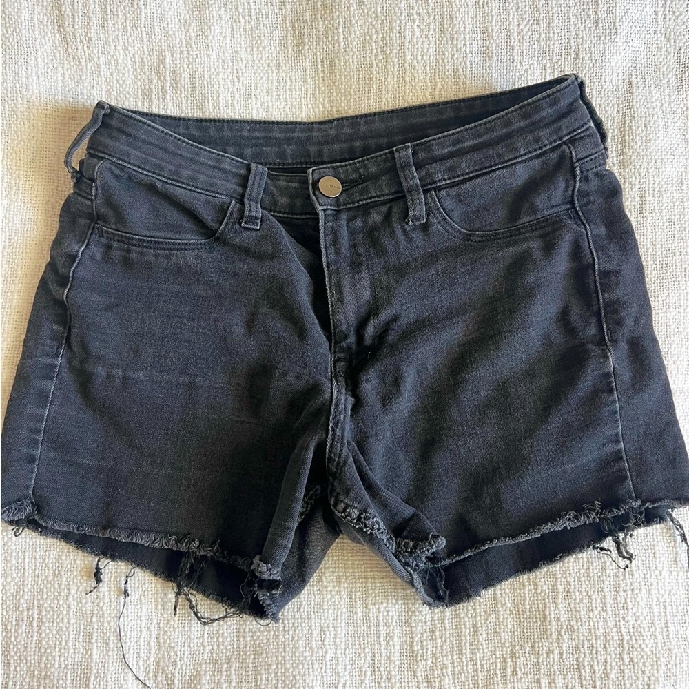 Black shorts, size 27
